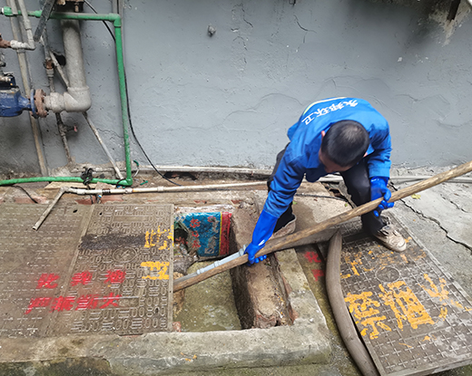 叉河镇清掏化粪池