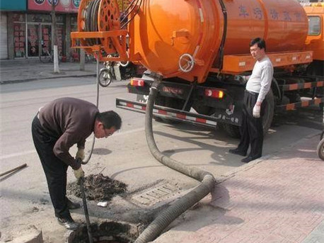叉河镇清掏化粪池，健康生活从这里开始